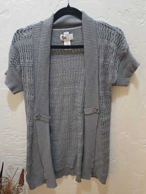 SO Gray Open-Front Short Sleeve Knit Cardigan with Button Tabs